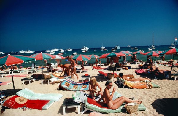 Beach At St. Tropez Online